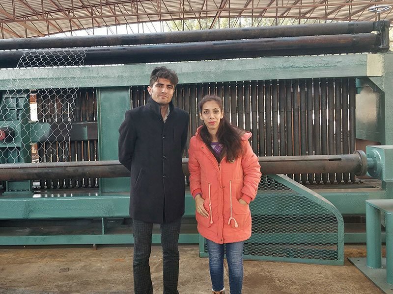 International customers visiting wire mesh production equipment at Horizon Metal